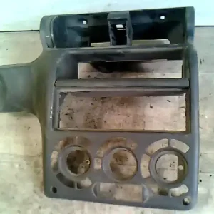 Alacsony ár OPEL ASTRA F 94-02 Középkonzol keret bontott alkatrész