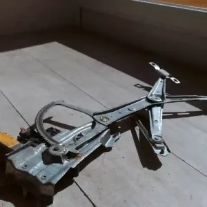 Vedd meg most OPEL ASTRA G 97-04 Jobb első ablakemelő szerkezet elektromos kombi bontott alkatrész