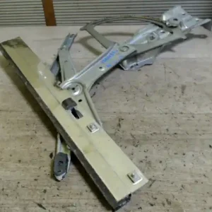 Akciós ár OPEL ASTRA H 04-10 Bal első ablakemelő szerkezet elektromos bontott alkatrész