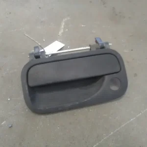 Vedd meg most OPEL CORSA B 93-00 Bal első külső kilincs dugózár nélkül bontott alkatrész