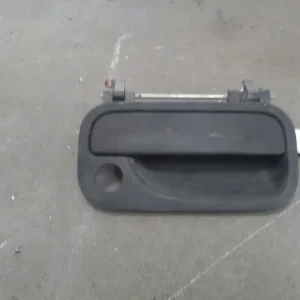 Újdonság OPEL CORSA B 93-00 Jobb első külső kilincsdugózár nélkül bontott alkatrész