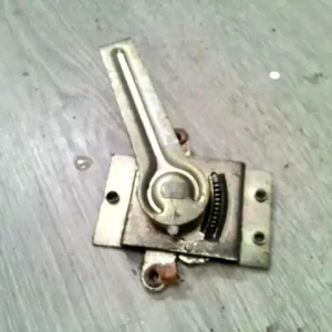 Azonnal elérhető OPEL CORSA B COMBO 93-00Csomagtartó nyitó kar bontott alkatrész