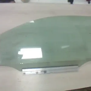 Árengedmény OPEL CORSA C 00-06 Bal első ajtóüveg 3 ajtósbontott alkatrész