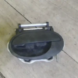 Újdonság OPEL CORSA C 00-06 Bal hátsó külső kilincs 5 ajtós bontott alkatrész