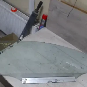 Szuper ajánlat OPEL CORSA C 00-06 Jobb első ajtóüveg 5 ajtós bontott alkatrész