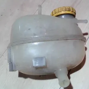 Szuper akció OPEL CORSA C 00-06 Kiegyenlítő tartály 1.7td bontott alkatrész