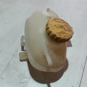 Árengedmény OPEL CORSA C 00-06 Kiegyenlítő tartály 1.0i bontott alkatrész