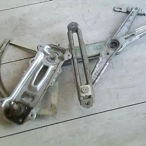 Vedd meg online OPEL CORSA C COMBO 00.09-11.09 Jobb hátsó ablakemelő szerkezet mechanikus bontott alkatrész