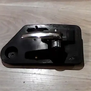 Árengedmény OPEL OMEGA B Bal hátsó belső kilincs bontott alkatrész