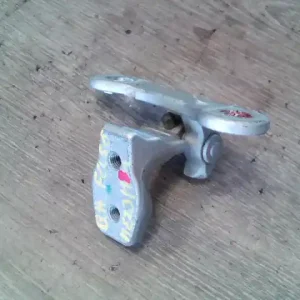 Alacsony ár OPEL Signum 2002.09.01-2005.08.31 Bal hátsó felső ajtózsanér bontott alkatrész