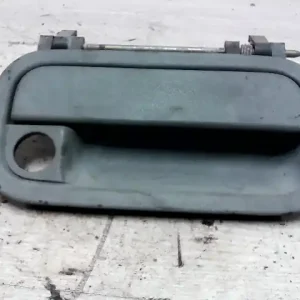 Végkiárusítás OPEL VECTRA A 88-96 Jobb első külső kilincsdugózár nélkül bontott alkatrész