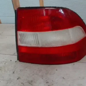 Vásárlói kedvenc OPEL VECTRA B 96-99 Bal hátsó lámpa lépcsőshátú kivitel bontott alkatrész