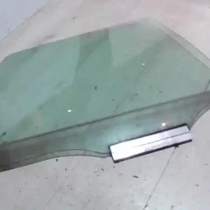 Vedd meg most OPEL VECTRA B 96-99 Jobb hátsó ajtóüveg kombibontott alkatrész