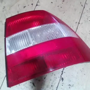 Utolsó esély OPEL VECTRA B 96-99 Jobb hátsó lámpa 4 ajtós bontott alkatrész