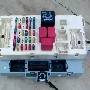 Kiárusítás FIAT STILO 01.09-06.12 Biztosítéktábla bcm bsi bsm sam gem modul utastér bontott alkatrész