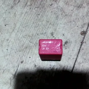 Olcsó FIAT STILO 01.09-06.12 Relé 1.25i bontott alkatrész