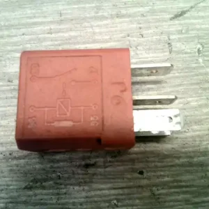 Különleges ajánlat FIAT STILO 01.09-06.12 Relé bontott alkatrész