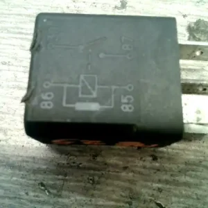 Olcsóbb FIAT STILO 01.09-06.12 Relé bontott alkatrész