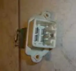 Alacsony ár FORD C-MAX 03.06-07.03 Fűtőmotor előtét ellenállásbontott alkatrész