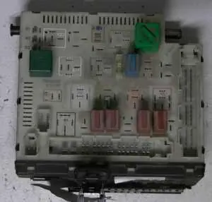 Alacsony ár FORD ESCORT 95- Biztosítéktábla bcm bsi bsm sam gem modulbontott alkatrész