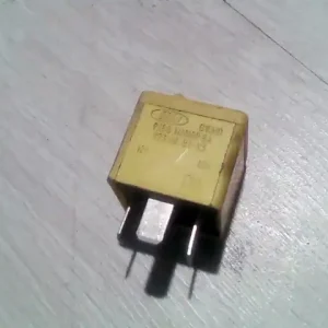 Újdonság FORD ESCORT 95- Relé bontott alkatrész