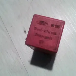 Exkluzív ajánlat FORD ESCORT 95- Relé bontott alkatrész