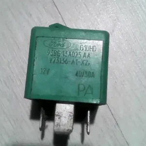 Vedd meg most FORD ESCORT 95- Relé bontott alkatrész