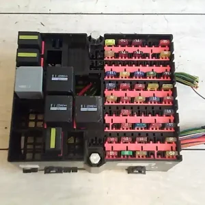 Csak ma FORD FIESTA 02-05 Biztosítéktábla bcm bsi bsm sam gem modulbontott alkatrész