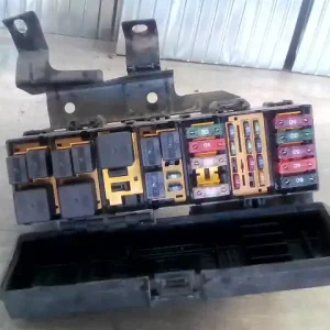 Azonnal elérhető FORD EXPLORER 1995-2001 Biztosítéktábla bcm bsi bsm sam gem modul4.0ibontott alkatrész