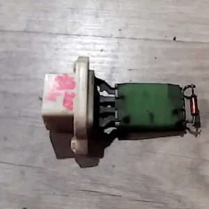 Akció FORD FIESTA 05-08 Fűtőmotor előtét ellenállásbontott alkatrész