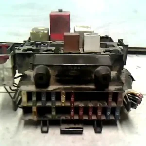 Ajánlat FORD Fiesta Courier -96 Biztosítéktábla bcm bsi bsm sam gem modulbontott alkatrész