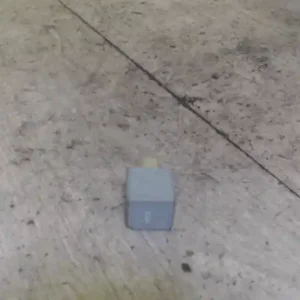 Újdonság FORD FOCUS 04- Hűtőventilátor relé bontott alkatrész