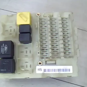 Azonnal elérhető FORD FOCUS 98-04 Biztosítéktábla bcm bsi bsm sam gem modulbontott alkatrész