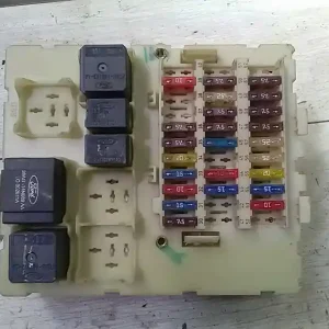 Expressz szállítás FORD FOCUS 98-04 Biztosítéktábla bcm bsi bsm sam gem modulbontott alkatrész