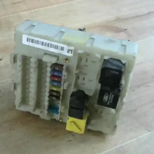 Akciós ár FORD FOCUS 98-04 Biztosítéktábla bcm bsi bsm sam gem modul utastér bontott alkatrész