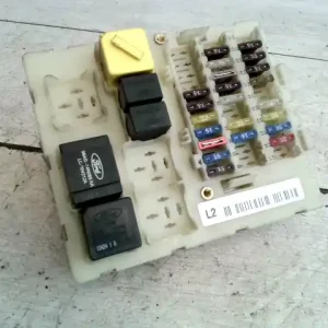 Szezonális akció FORD FOCUS 98-04 Biztosítéktábla bcm bsi bsm sam gem modul motortér 1.4i bontott alkatrész