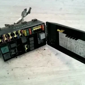 Ajánlat FORD FOCUS 98-04 Biztosítéktábla bcm bsi bsm sam gem modul motortér 1.6i bontott alkatrész