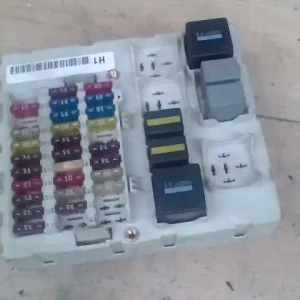 Utolsó esély FORD FOCUS 98-04 Biztosítéktábla bcm bsi bsm sam gem modul utastér 1.6i bontott alkatrész