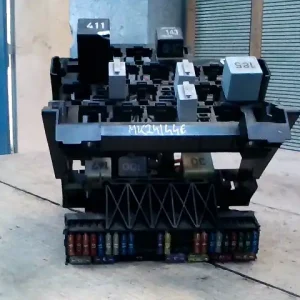 Utolsó esély FORD GALAXY 00.10.01-06.05.31 Biztosítéktábla bcm bsi bsm sam gem modul utastér bontott alkatrész