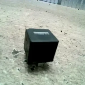 Vedd meg most FORD KA cabrio Relé 1.6 b bontott alkatrész