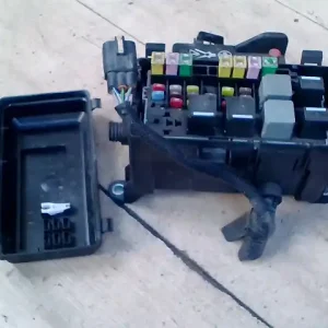 Árcsökkenés FORD TRANSIT 2006.04.01-2013.12.31 Biztosítéktábla bcm bsi bsm sam gem modul utastér 2,2 d bontott alkatrész