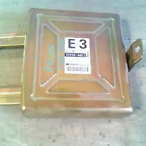 Vedd meg online GEO METRO Motorvezérlő egység ecu pcm modul 1.0 i bontott alkatrész