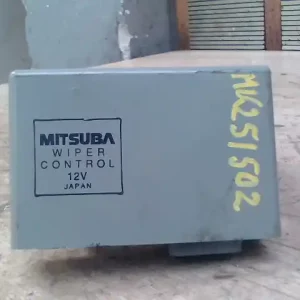 Vedd meg most HONDA HR-V 1999.01-2006.01 Ablaktörlő relé 1,6i bontott alkatrész