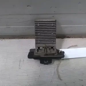 Expressz szállítás HYUNDAI Accent 00-03 Fűtőmotor előtét ellenállásbontott alkatrész