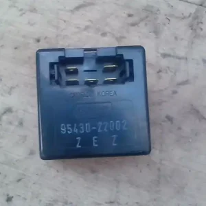 HYUNDAI ACCENT 03-06 Ablaktörlő relé bontott alkatrész Akció