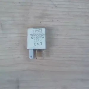 Végkiárusítás HYUNDAI COUPE 97- Relé 2.0i bontott alkatrész