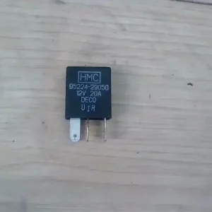 HYUNDAI COUPE 97- Relé 2.0i bontott alkatrész Kedvezményes ár