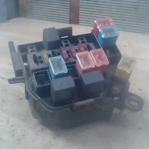 Különleges ajánlat HYUNDAI ATOS Biztosítéktábla bcm bsi bsm sam gem modul motortér 1.0i bontott alkatrész