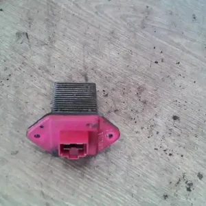 Ingyenes szállítás HYUNDAI H1 Fűtőmotor előtét ellenállásbontott alkatrész