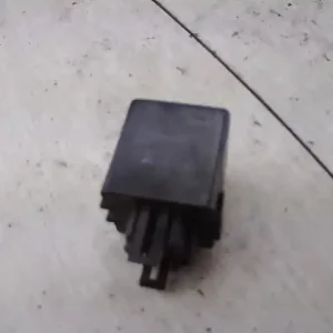 Azonnali szállítás HYUNDAI H1 Relé bontott alkatrész